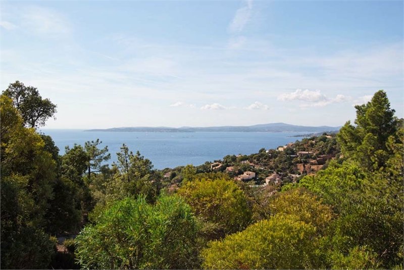 Circe - Ferienvilla am Hügel mit langer Abendsonne