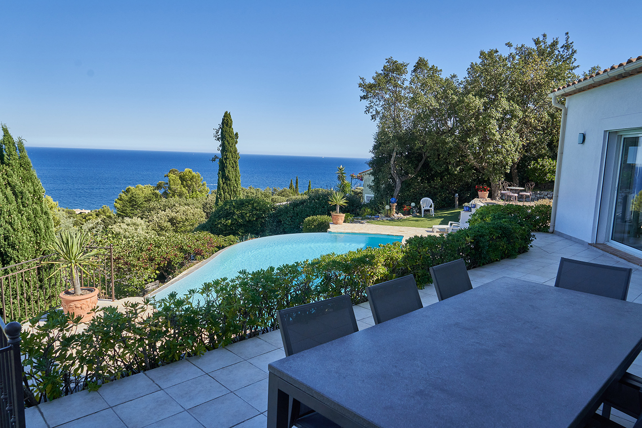 Ligurienne - Ferienvilla der Extraklasse mit Blick auf den Golf von Frejus