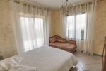 Unteres Schlafzimmer der Villa Olivades in Sainte Maxime an der Cote d'Azur in Südfrankreich